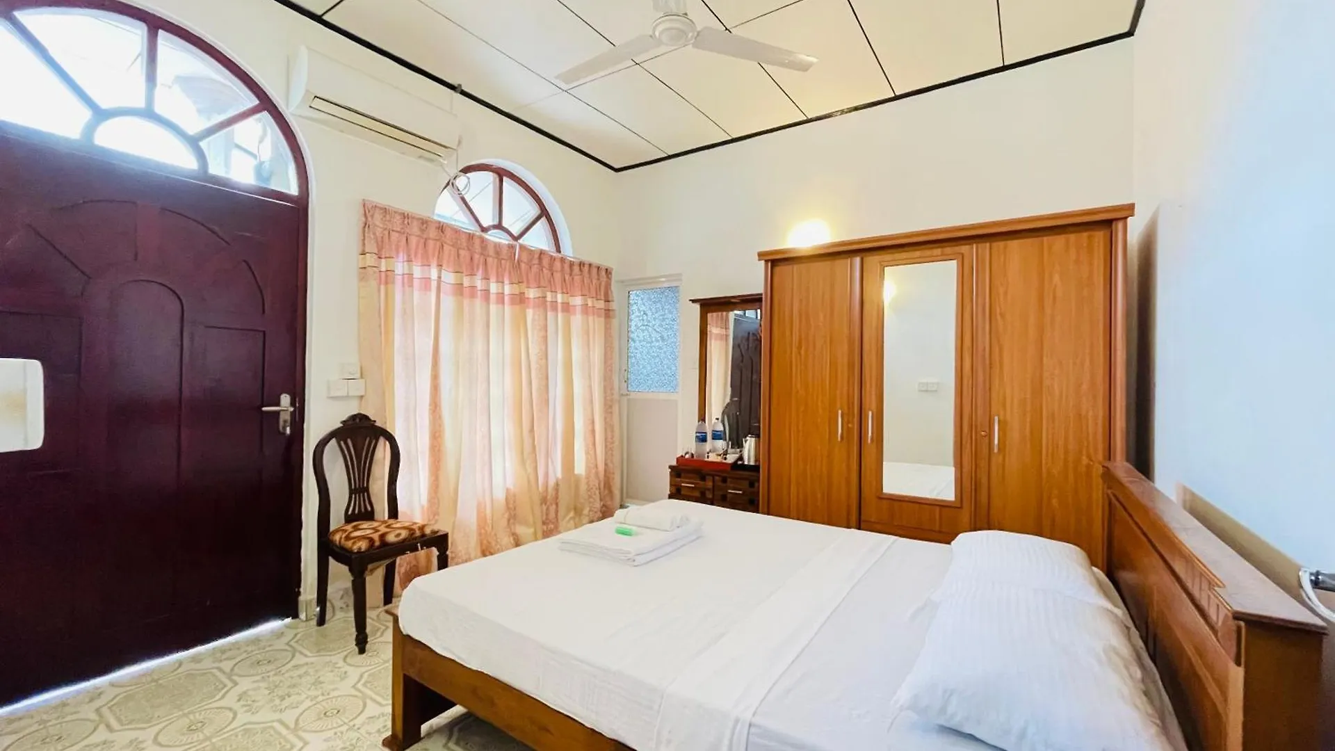**  Hotel Rivinson Negombo Sri Lanka
